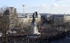 Manifestation en hommage aux victimes de "Charlie Hebdo": Des milliers de personnes déjà rassemblées à Paris