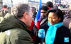 Marc Owen dans la marche Républicaine à la rencontre des manifestants