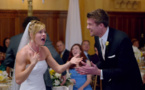 Maroon 5 débarque sans prévenir dans de véritables mariages et mettent le feu pour réaliser leur dernier clip ! Ça, c'est de la surprise...
