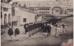 La visite à Gorée du gouverneur de la Gambie