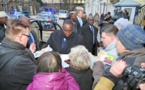 Macky Sall en mode star: Il signe des autographes