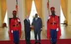 L'Ambassadeur James P. Zumwalt  et le président Macky Sall