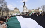 Manifestation à Paris contre Assad et l'Etat islamique