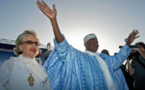 Incroyable ! Le président Wade présente sa candidature. Regardez la vidéo…