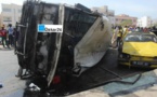Regardez comment le bus Tata de la Ligne 4 a chuté du pont de la Foire et s’est écrasé sur un taxi