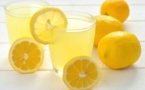 Comment retrouver la forme et la ligne en buvant seulement de l'eau avec 6 recettes différentes