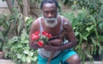  Kakatar au chevet de Thione Seck