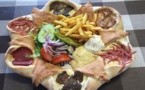 Découvrez une des meilleures pizzas au monde : La Vulkan ! Il y a de quoi bien caler le ventre...  344 P