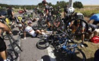 Chute monstre sur le Tour, la course est repartie (vidéo)