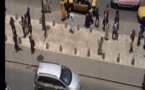 Vidéo: Apres l’émission de Ataya, les deux camps se bagarrent devant les locaux de Walf