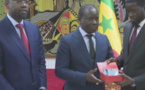 Les premières gouttes de pétrole au Palais