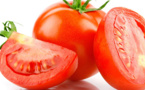 La tomate : contre les points noirs du visage