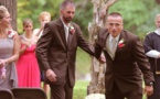 Le geste de ce papa envers le nouveau compagnon de son ex-femme, lors du mariage de sa fille, a submergé Internet d'émotion et est devenu instantanément viral... Et on comprend facilement pourquoi !