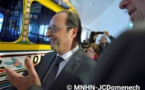 Nouveau Musée de l'Homme de Paris: Hollande émerveillé par le car rapide dakarois