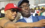 El Hadji Diouf prend un selfie avec Souleymane Ndéné Ndiaye