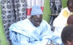 Serigne Moustapha Khassaïdes, fils de Serigne Abdourahmane Mbacké Borom Deurbi, bénit ses talibés