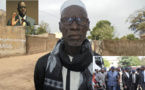 Son village électrifié 40 ans après: Ce chef de village se rappelle le jour où un voleur a escaladé son mur pour disparaître avec ses béliers. Regardez