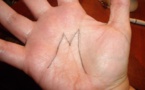 Le « M » au creux de votre paume, quelle signification a-t-il ? Sachez que cette marque vous prédestine à être... quelqu'un de vraiment « à part » !