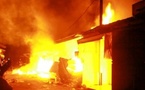 Incendie à Sandaga : Le toit du bâtiment s’effondre sur un pompier