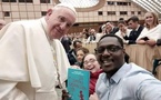 Vatican : Rencontre Pape François et Mouhamed Ali Ndiaye, champion de boxe