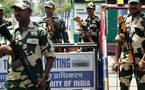 Troupes de sécurité indiennes à la frontière avec le Pakistan, le 21 avril 2025. La tension entre l’Inde et le Pakistan atteint un niveau jamais vu depuis un quarEntre l'Inde et le Pakistan, de nouveaux tirs à la frontière et des tensions récurrentes