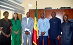 Abass Fall, ministre du Travail, de l’Emploi et des Relations avec les Institutions, a reçu le directeur du Centre National de Qualification Professionnelle et son équipe
