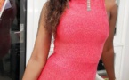 Mbathio Ndiaye exhibe ses charmantes formes dans une robe moulante