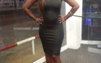 Adja Astou dans une robe qui moule ses formes à la perfection