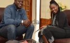 La chanteuse Maréma Fall en toute complicité avec son ami Demba Ndiaye