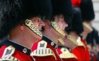 Bizutage extrême à Londres : Deux gardes royaux forcés de coucher ensemble