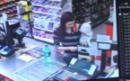 Cette jeune mère a soudain une attaque et s’écroule à la caisse. Ce qui arrive à son bébé est un miracle !
