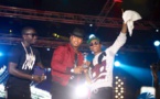 Le Bad Boy El Hadji Diouf sur scène au concert de Wizkid