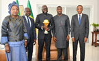 Photos : Présentation du trophée de la CAN au président de l'Assemblée nationale, El Malick Ndiaye