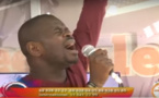 Vidéo - Pape Cheikh Diallo chante "Song Daan" de Youssou Ndour en play-back
