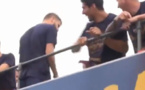 Piqué chambre Ronaldo et le Real lors de la parade du Barça