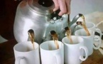 23 gadgets insolites pour boire son thé et son café : la théière multi-tasses est GÉ-NIALE !