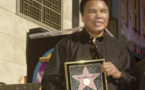 Découvrez la raison incroyable pour laquelle l'étoile de Mohamed Ali n'est pas sur le sol du Hollywood Boulevard