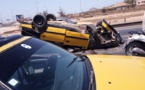 Photos - Accident au niveau de la Patte d'Oie : Un taxi se renverse au beau milieu de l'autoroute