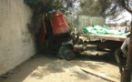 Accident : Un camion transportant du riz fini sa course dans un mur de l'autoroute