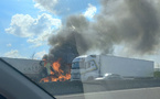 Diamniadio : un camion-citerne en flammes provoque d’importants embouteillages sur l’autoroute à péage