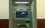 Guichets automatiques : Des distributeurs de billets sans le sou (reportage)