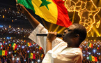 Bercy : Youssou Ndour refuse de quitter la scène et tient à honorer ses fans malgré...