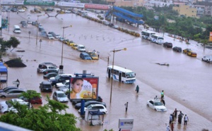 Pluies à Dakar: les routes encore inondées et la circulation bloquée