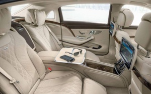 Serigne Khadim Gaydel Lô offre au Khalif Général des mourides une Mercedes de Classe S600