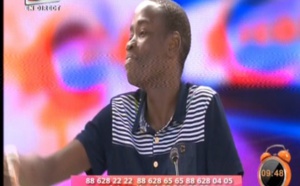 Vidéo - Les délires de Mbaye Commercial sur le plateau de Yeewuleen. A mourir de rire…