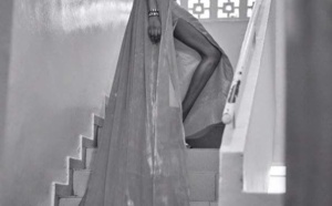 (2) Photos : La robe démesurée du mannequin Khady Bâ