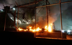 Grèce : incendie dans un camp de migrants, des milliers de personnes fuient