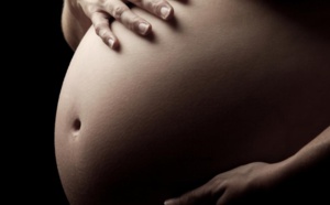 Il photographie sa femme chaque jour pendant les 9 mois de sa grossesse