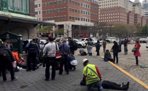 Un train déraille et s'engouffre dans une gare près de New York