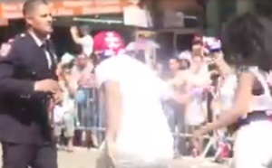 Vidéo: à New York, ce que ce policier va faire est inimaginable en France!!! Regardez